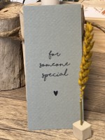 verpakt in een craft doosje met doorzichtig venster for someone special kaartje met droogbloemetje